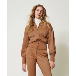 Felpa scuba jacquard caramel camel vista anteriore indossata