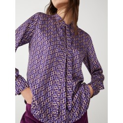 Blusa in raso viola vista anteriore indossato