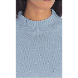 Maglia lupetto in lana azzurro vista anteriore indossato dettaglio collo