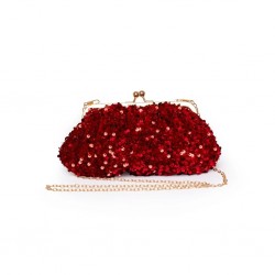 Pochette paillettes rossa con chiusura clic clac vista in primo piano